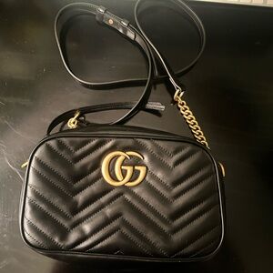 GG MARMONT SMALL SHOULDER BAG - Black